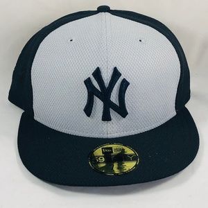 BRAND NEW NEW YORK YANKEES 59FIFTY HAT SZ 7 1/4